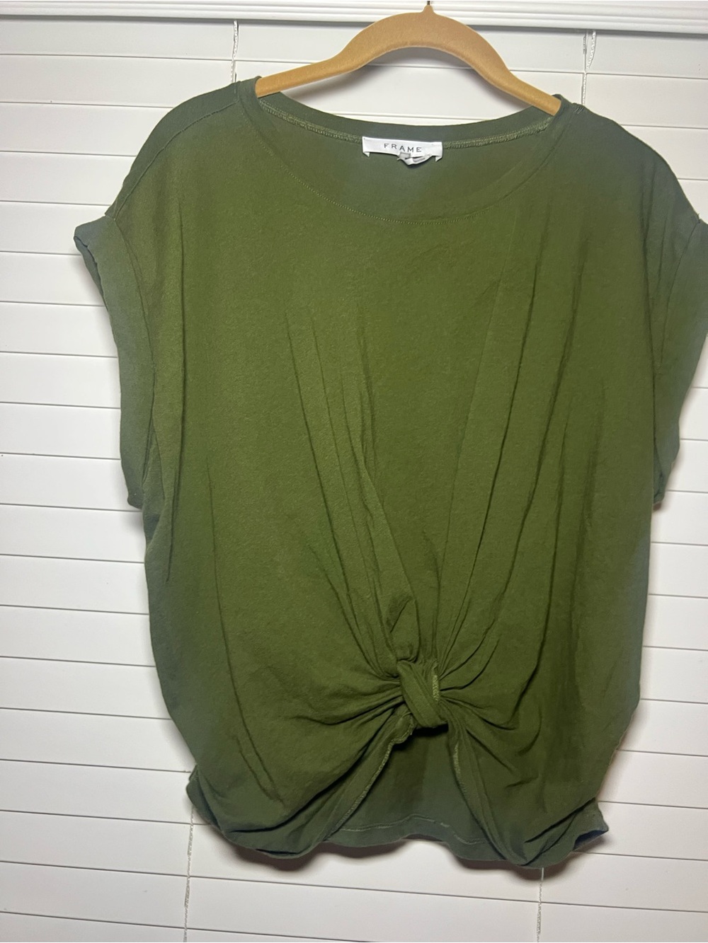 Frame Denim Olive Knot-Front Crop Tee Large